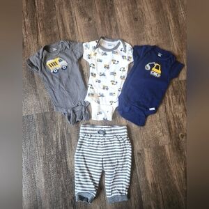 Gerber 0-3 Month Baby Bodysuits and Pants Set Bundle
